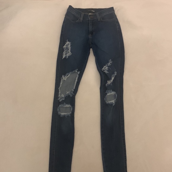 Fashion Nova ripped jeans - Picture 2 of 2